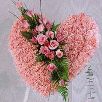 kalp pano karankil ve güller   Ardahan internetten çiçek siparişi 