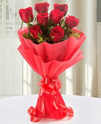 9 adet kırmızı gülden modern buket  Ardahan İnternetten çiçek siparişi 